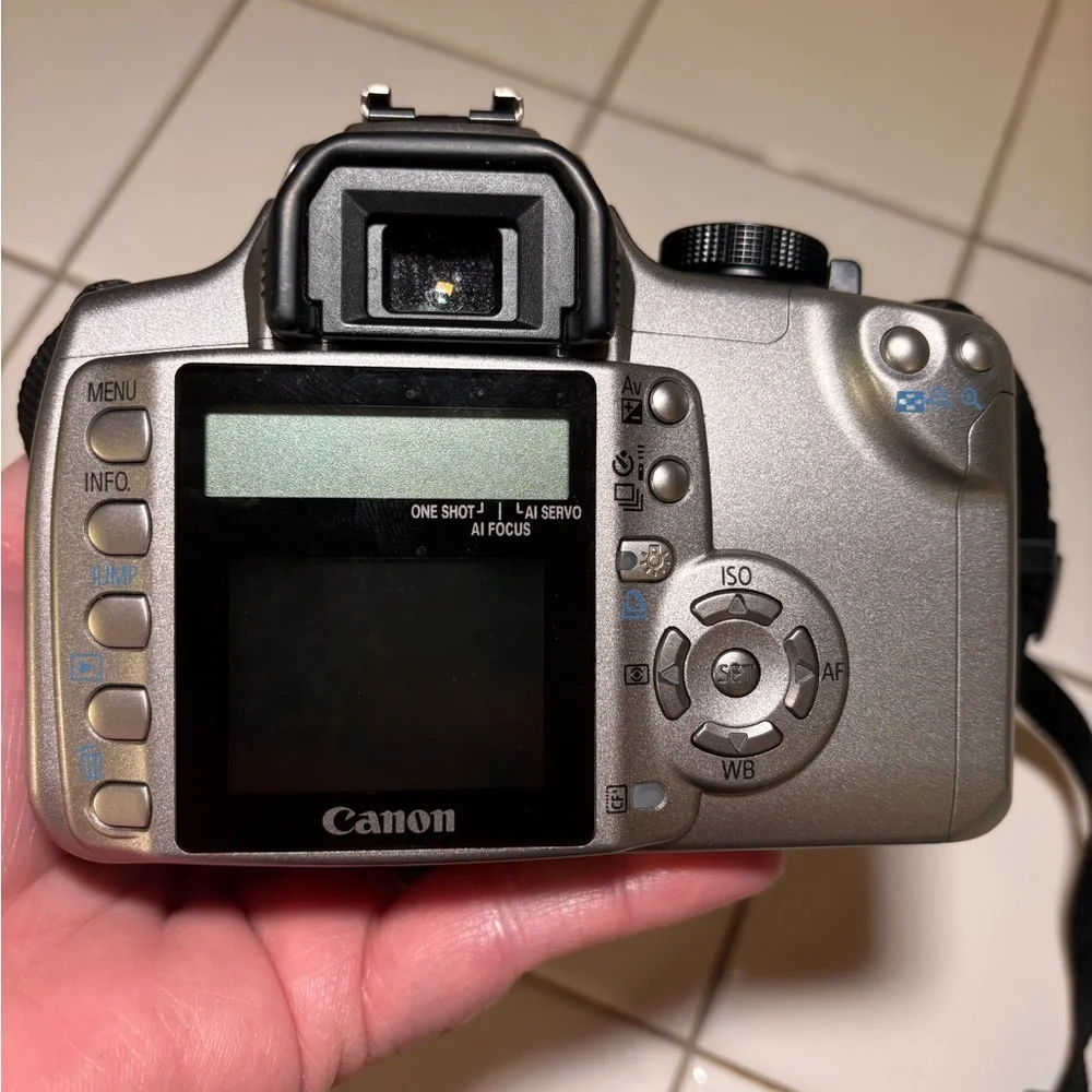 Canon DS 126071 Digital Rebel XT Camera 8 Megapixel 18-55 MM Lens Nice *Tested*
